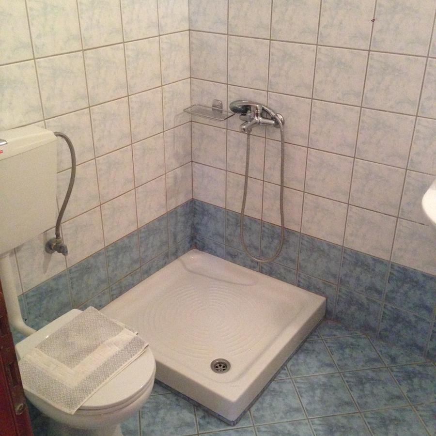Hotel Akrogiali Коринос Экстерьер фото